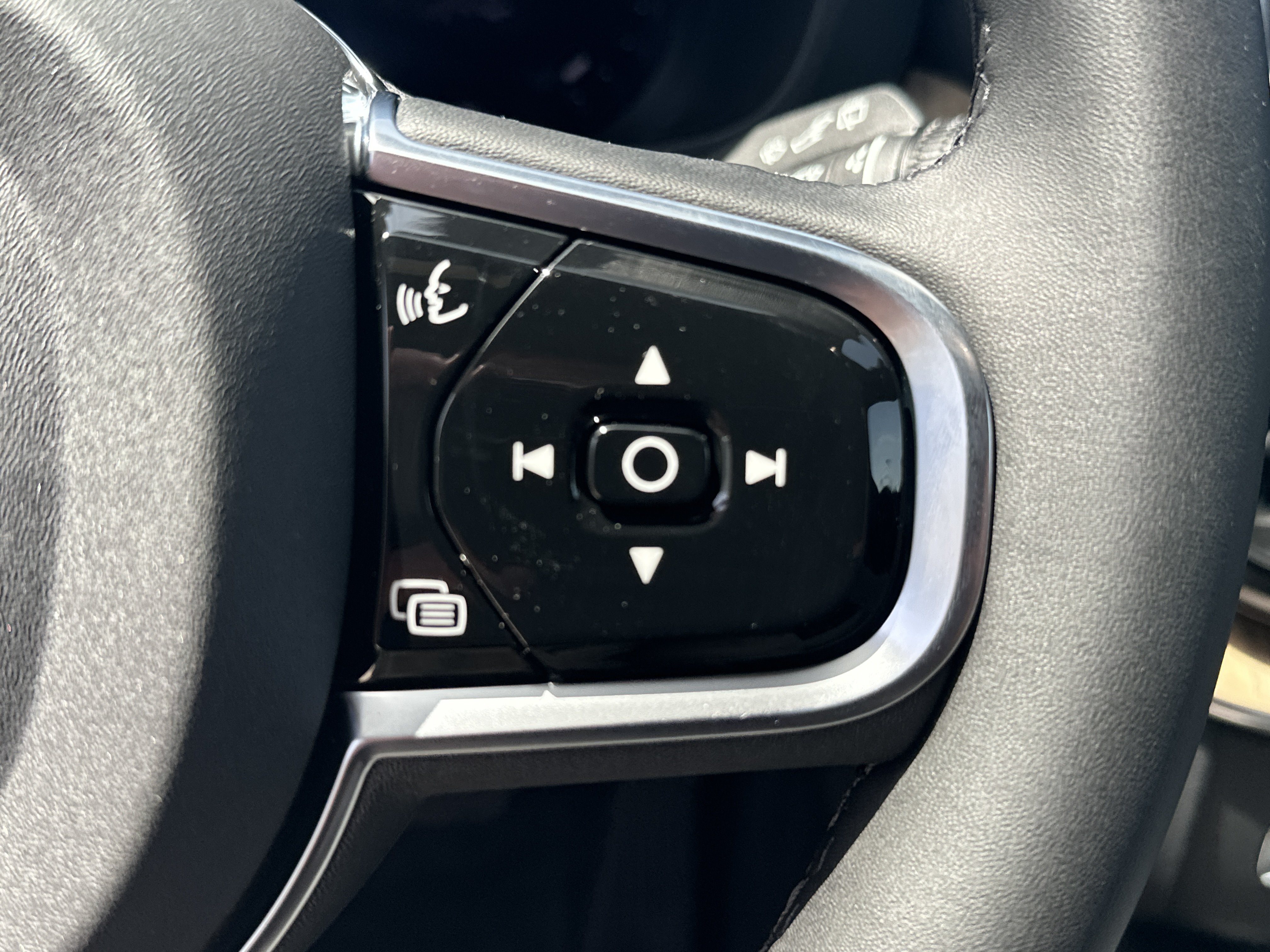 New 2026 Vapour Grey Volvo Plus image 22