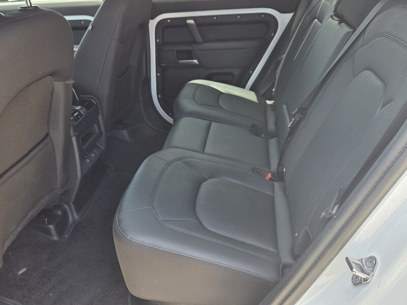 Used 2025 Fuji White LAND ROVER 110 P300 S image 10