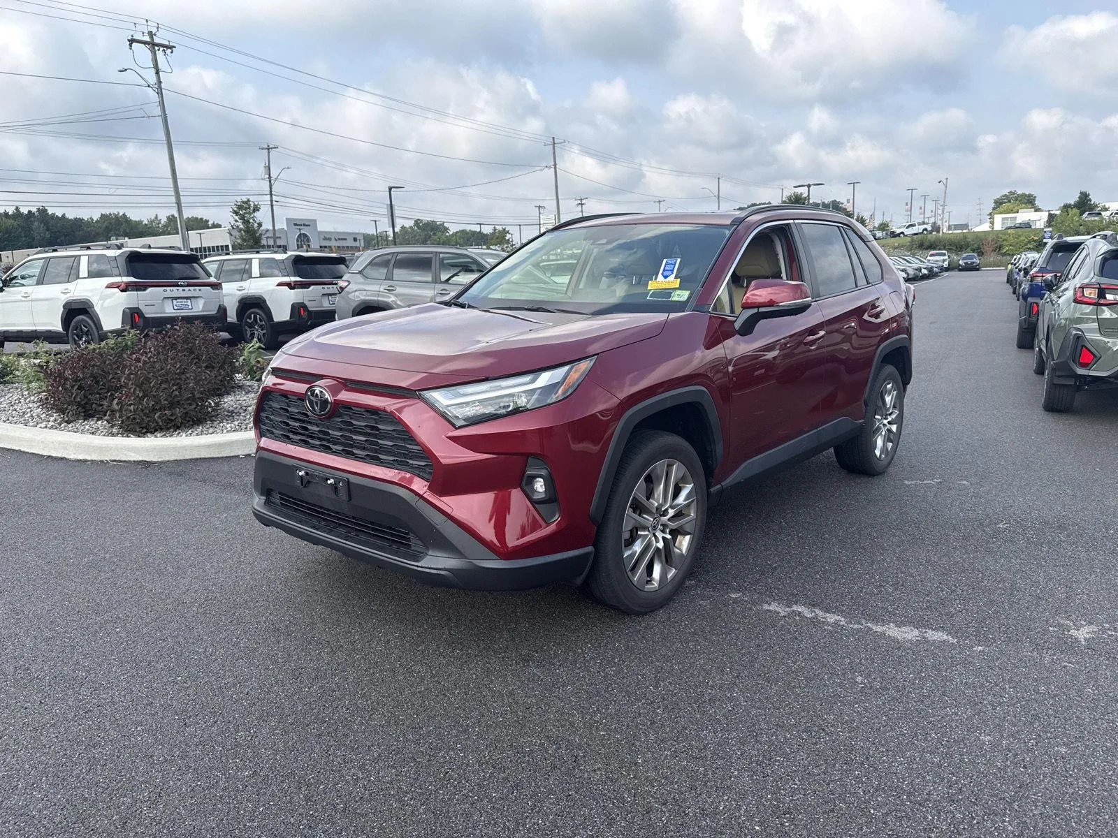 Used 2022 Ruby Flare Pearl Toyota XLE Premium image 6