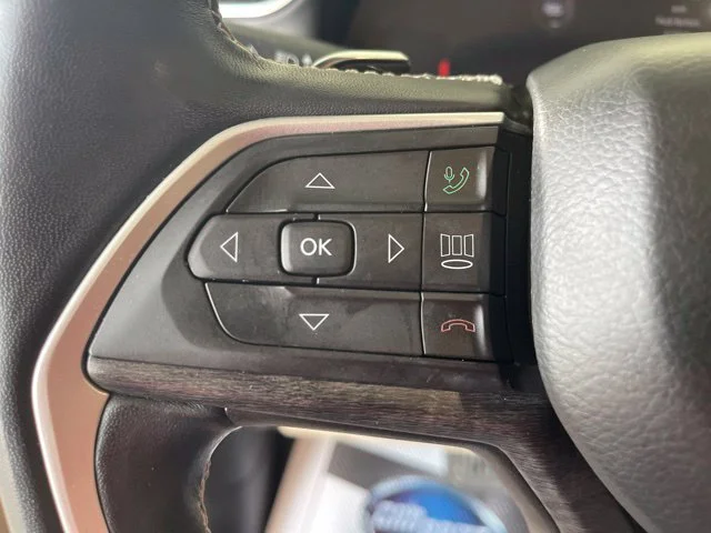 Used 2021  Jeep Limited image 22
