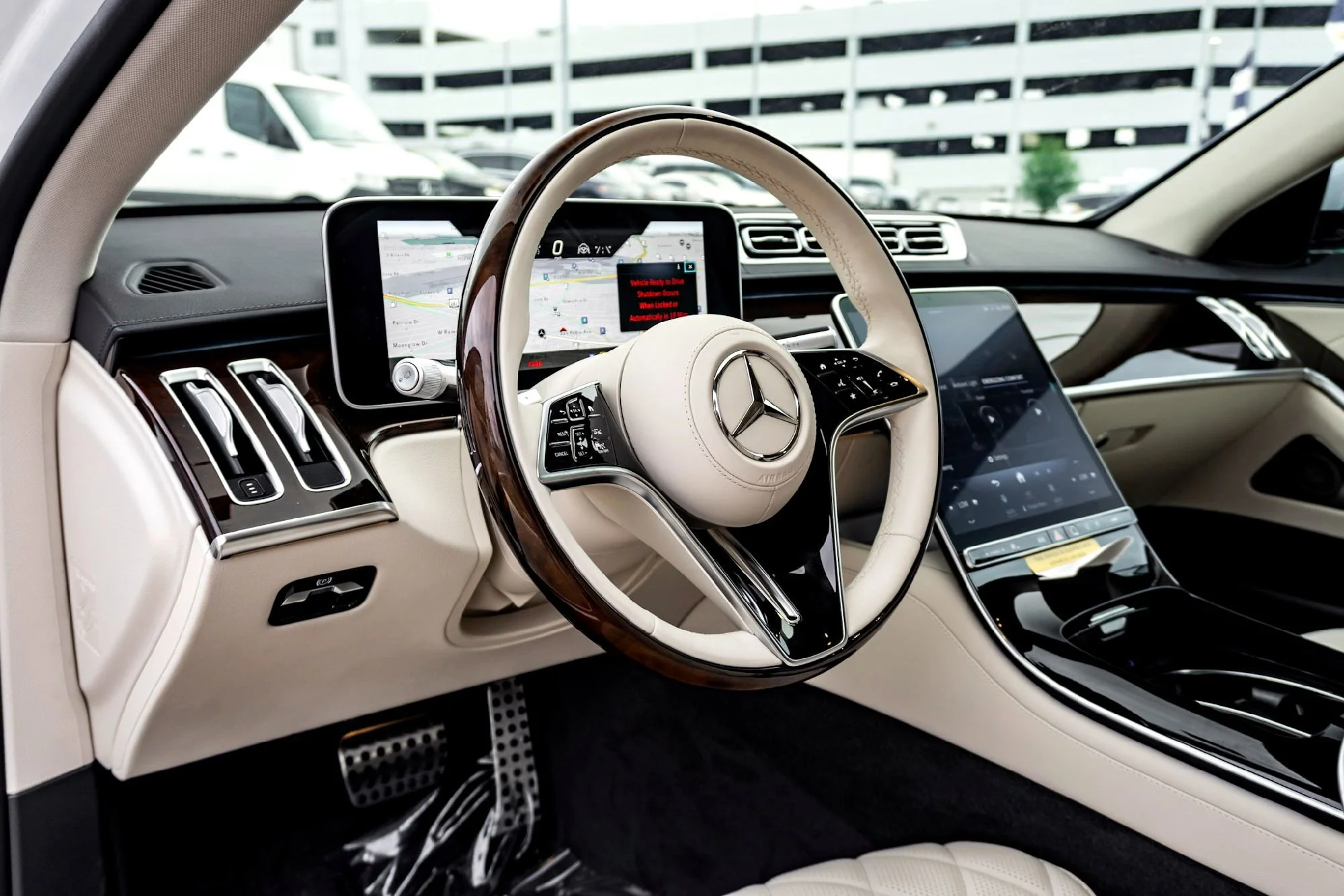 New 2026 White Mercedes-Benz S 580 image 11