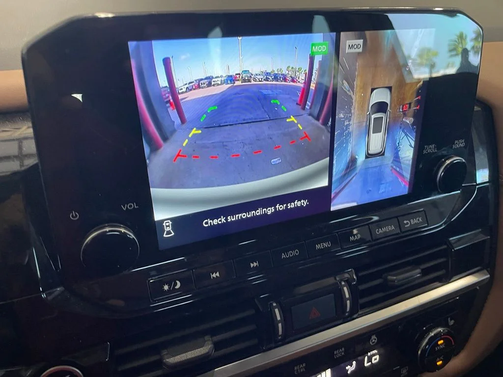 Used 2024 Gray Nissan Platinum image 8