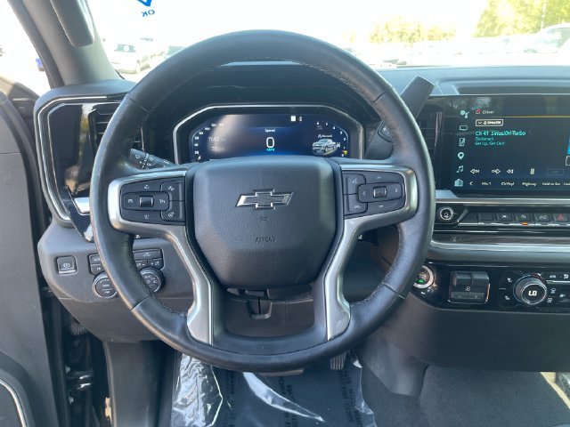 Certified Used 2022 BLACK Chevrolet RST image 13