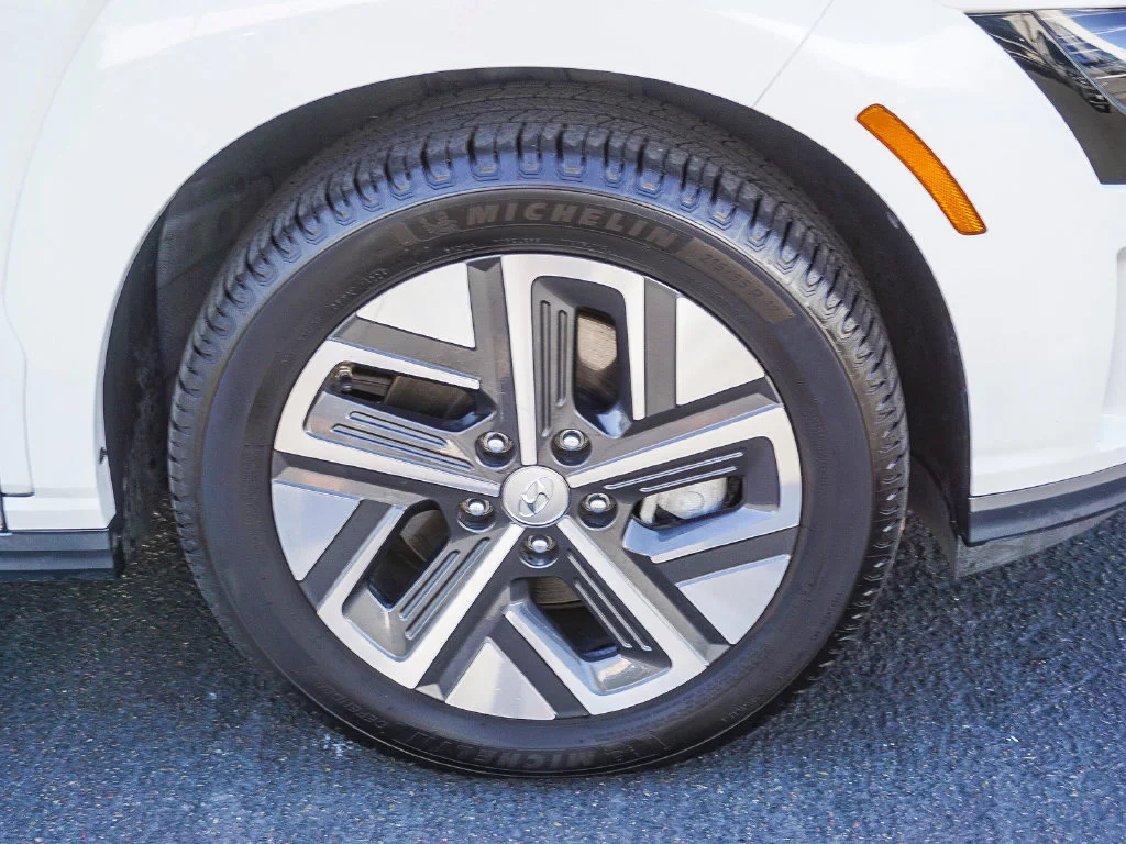 Used 2022 White Hyundai SEL image 10