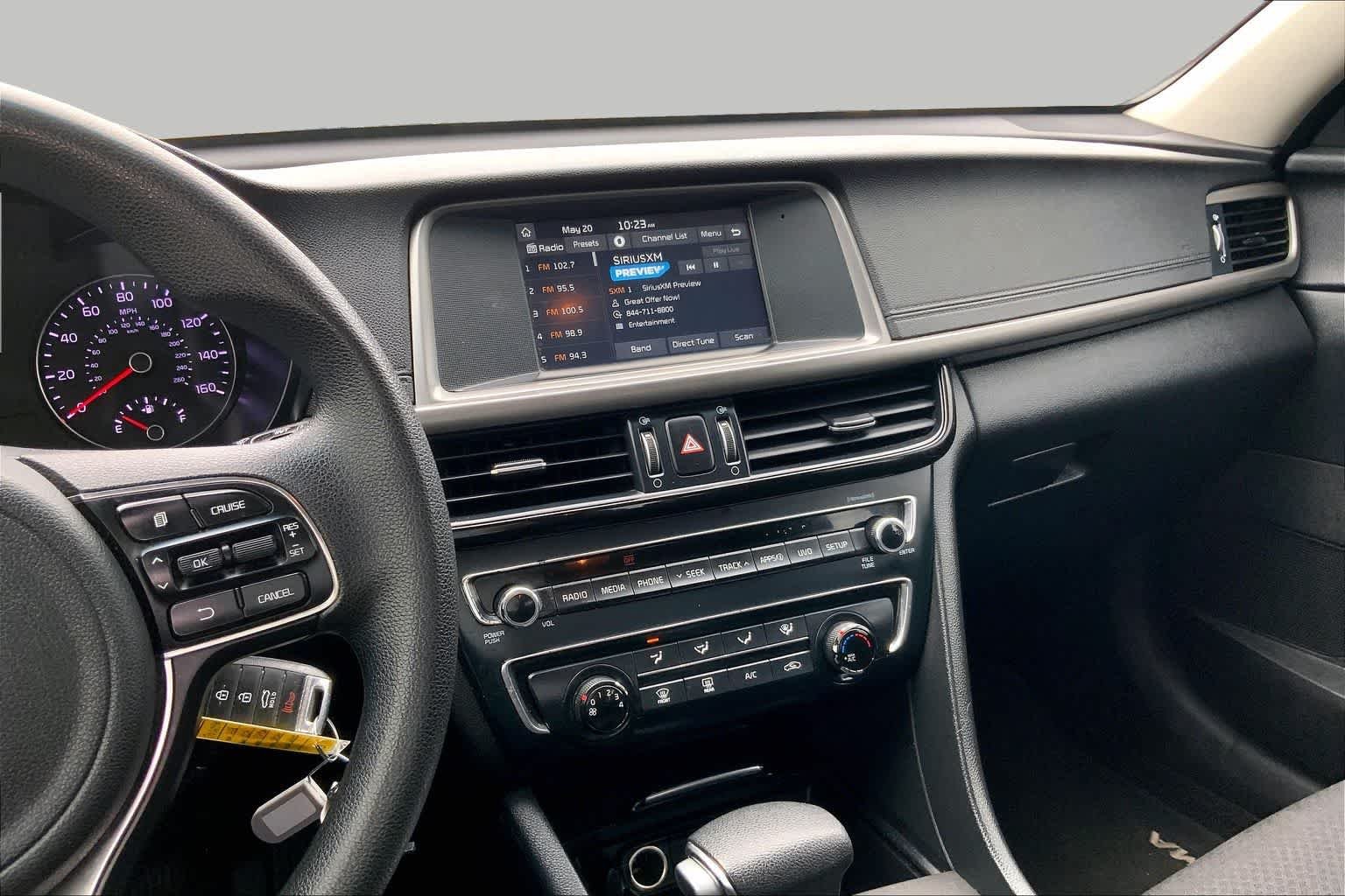 Used 2018 Snow White Pearl Kia LX image 7