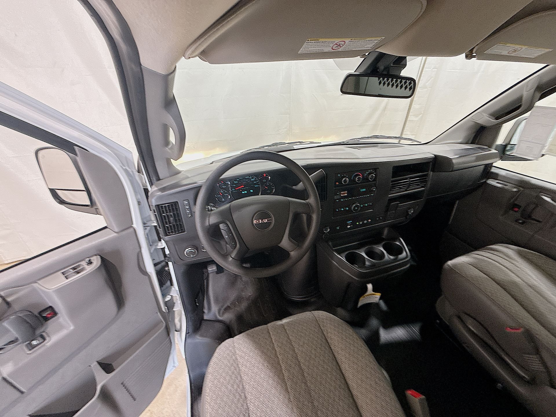 2025 GMC Savana Cargo Work Van - Photo 18