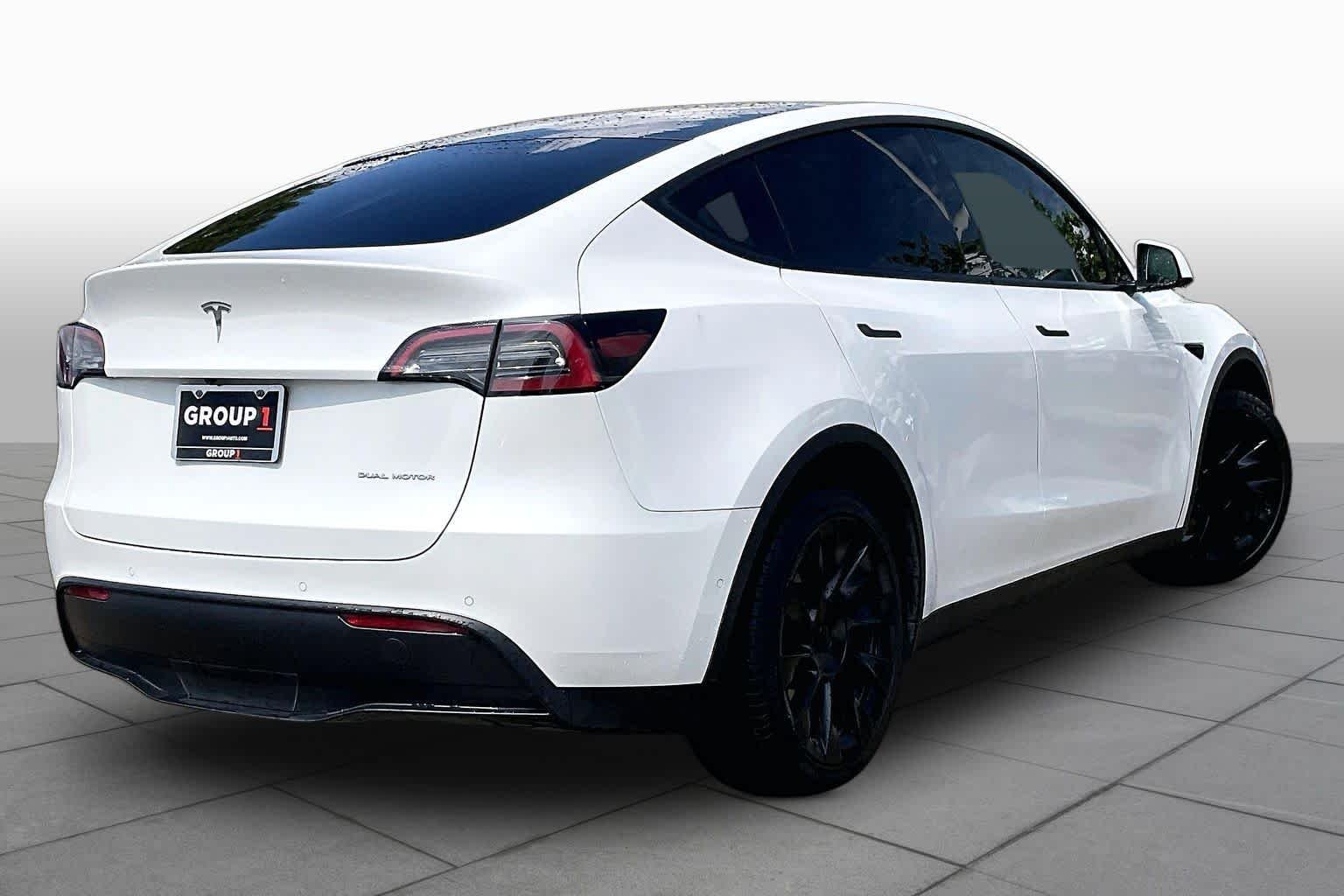 Used 2021 Pearl White Multi-Coat Tesla Long Range image 11