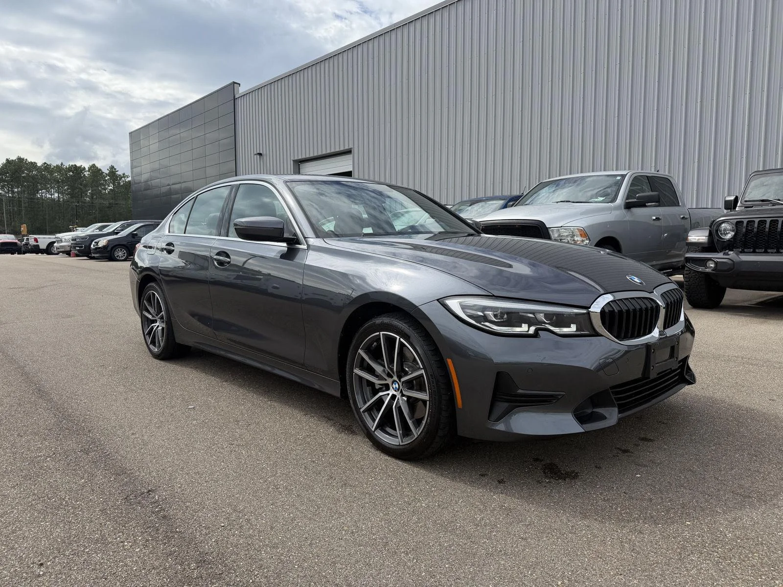 Used 2022 Mineral Grey Metallic BMW 330i xDrive image 3