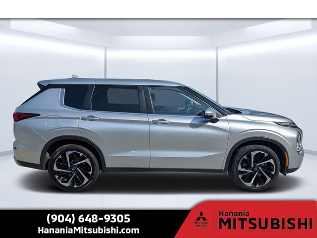 Used 2023 Silver Mitsubishi SE Special Edition image 2
