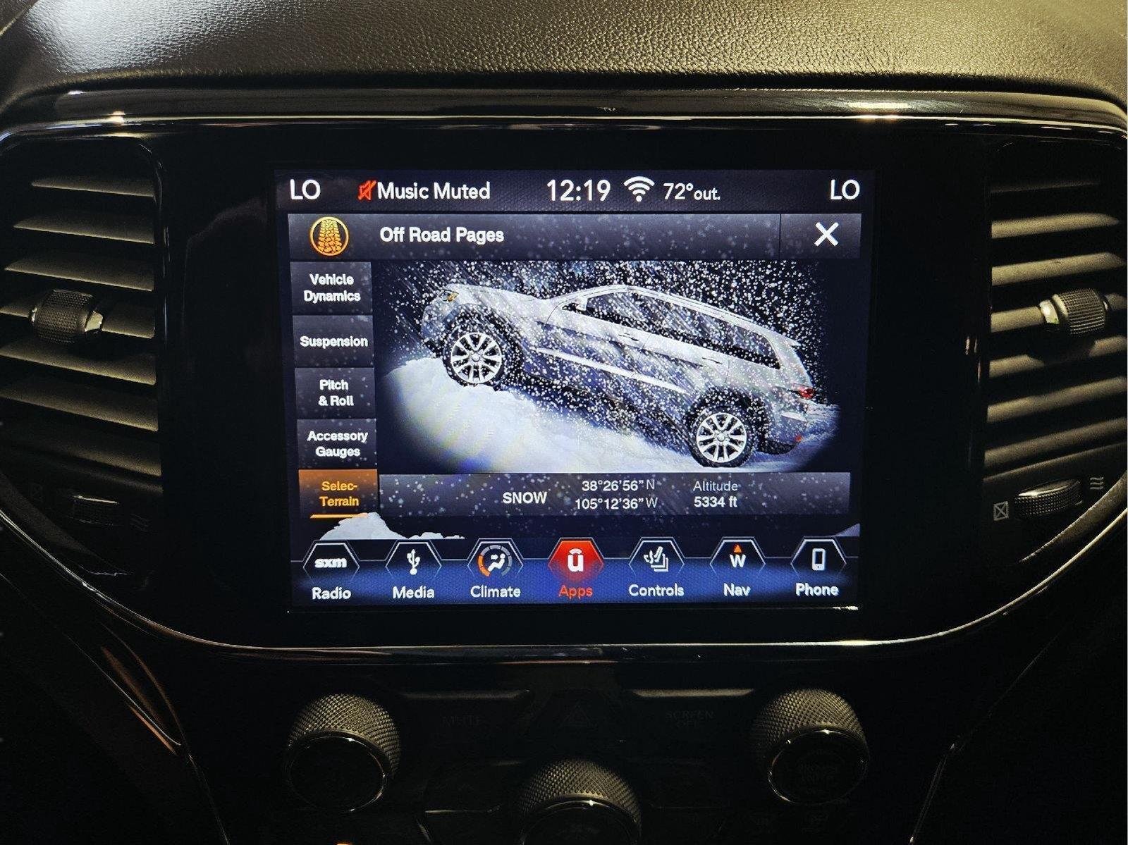 Used 2019 Diamond Black Jeep Overland image 33