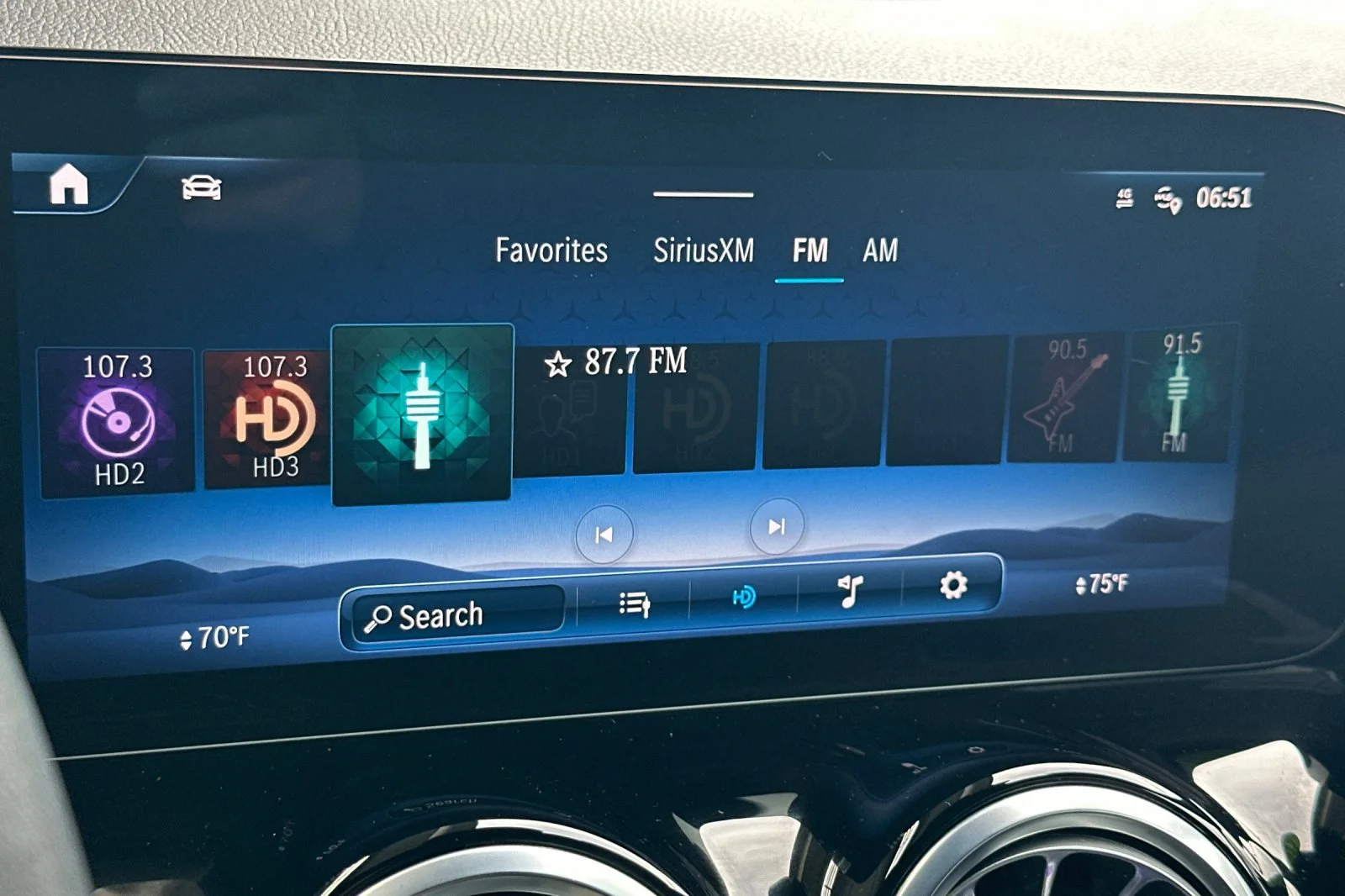 Used 2025 Black Mercedes-Benz GLA 250 image 23