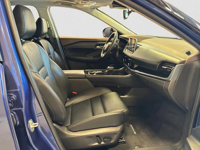 Certified Used 2023 Caspian Blue Metallic Super Black Nissan SL image 15