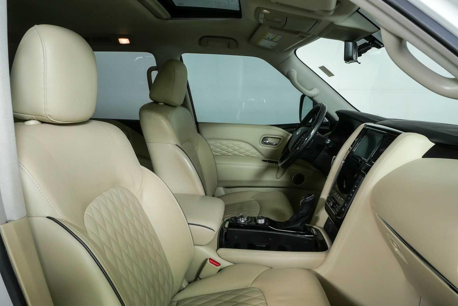 Used 2020 Moonstone White INFINITI LUXE image 23