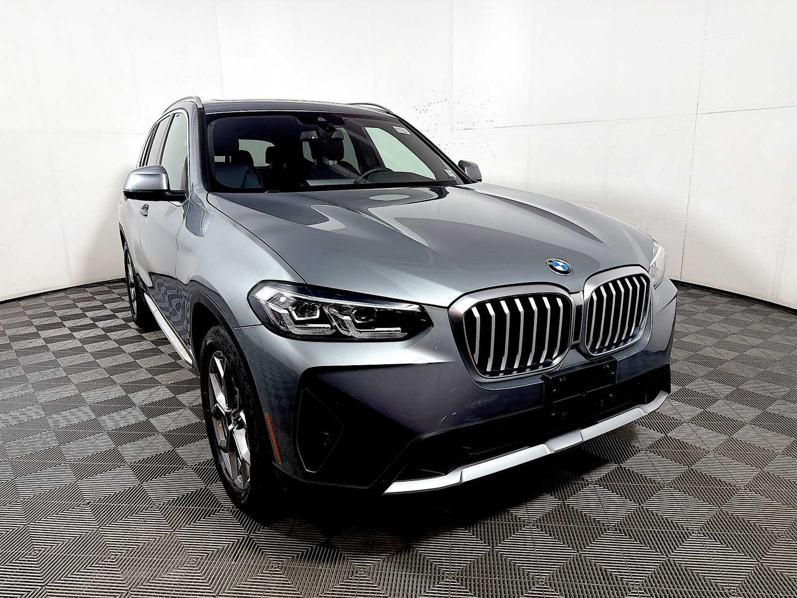 Certified Used 2024 Skyscraper Grey Metallic BMW xDrive30i image 2