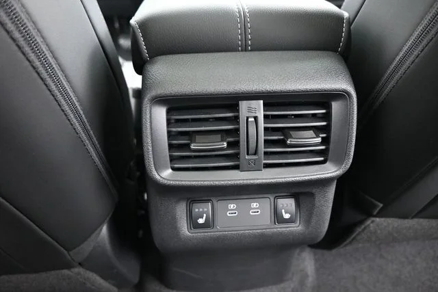 New 2026 Everest White Pearl TriCoat Nissan Platinum image 29