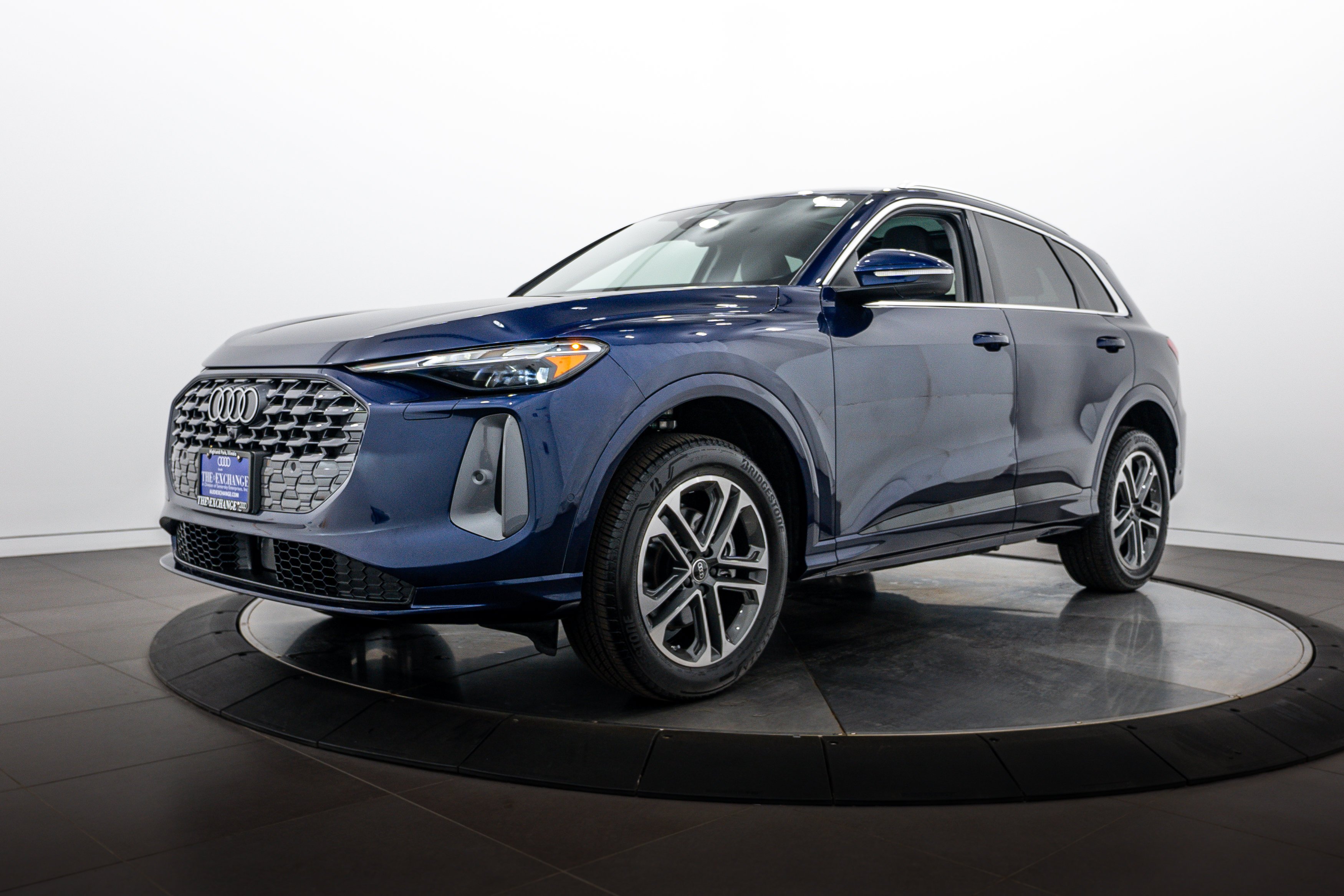 Used 2025 Navarra Blue Metallic Audi Premium image 6