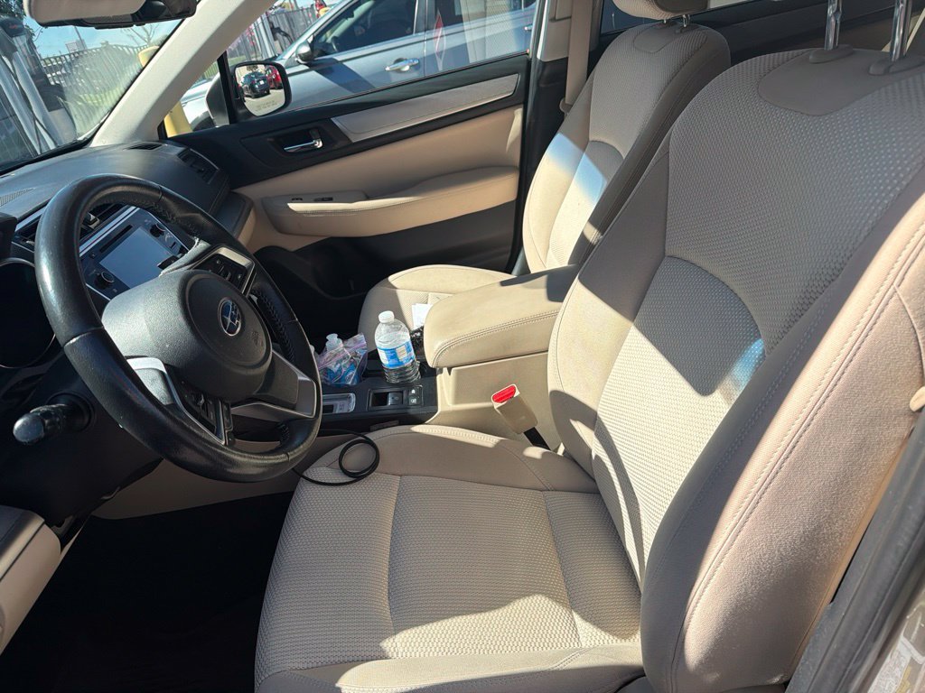 Used 2018 Gray Subaru 2.5i Premium image 10