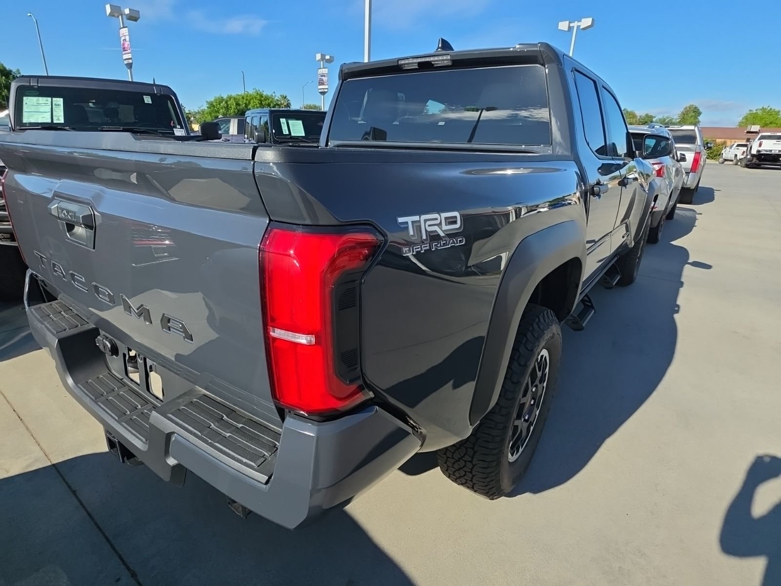2025 Toyota Tacoma TRD Off-Road photo 3