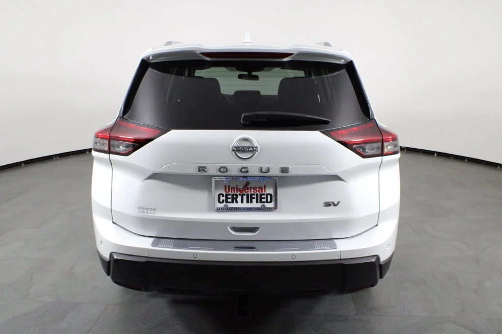 2024 Nissan Rogue SV - Photo 11
