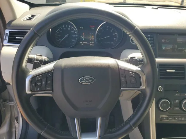 Used 2016 Silver Land Rover SE image 10
