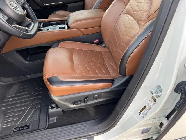 Used 2023 White Nissan Platinum image 7