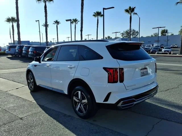 Used 2023 White Kia S image 6