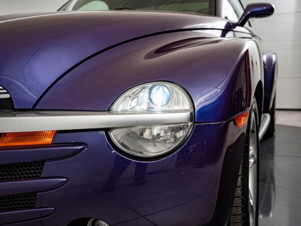 Used 2004 Ultra Violet Metallic Chevrolet  image 19