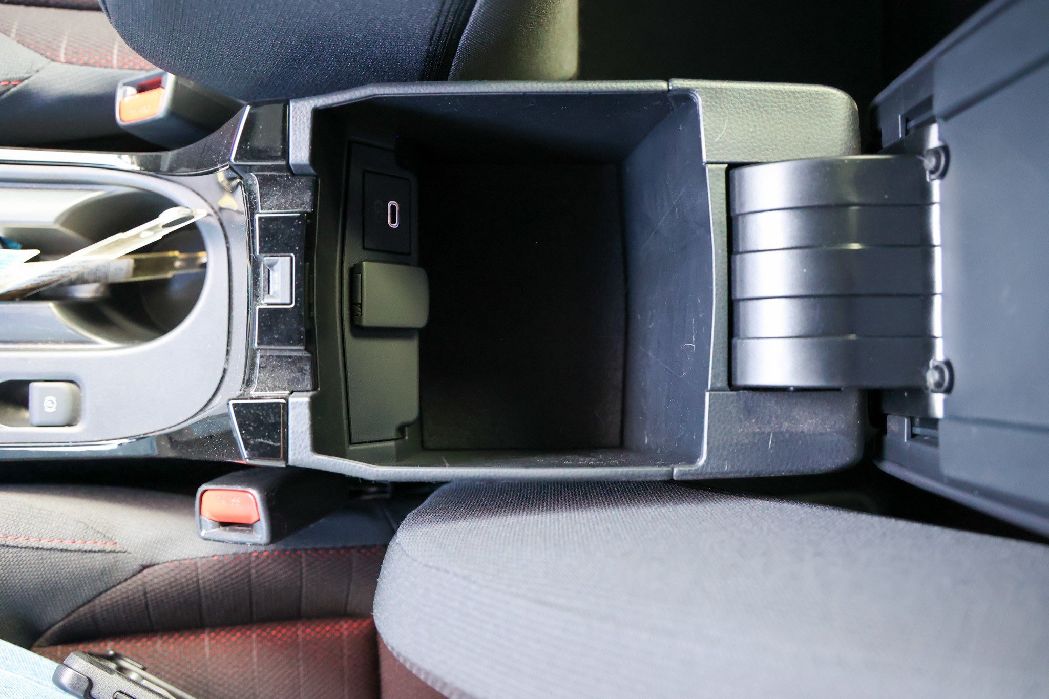 Used 2025 ICE CAP Toyota Hybrid SE image 22