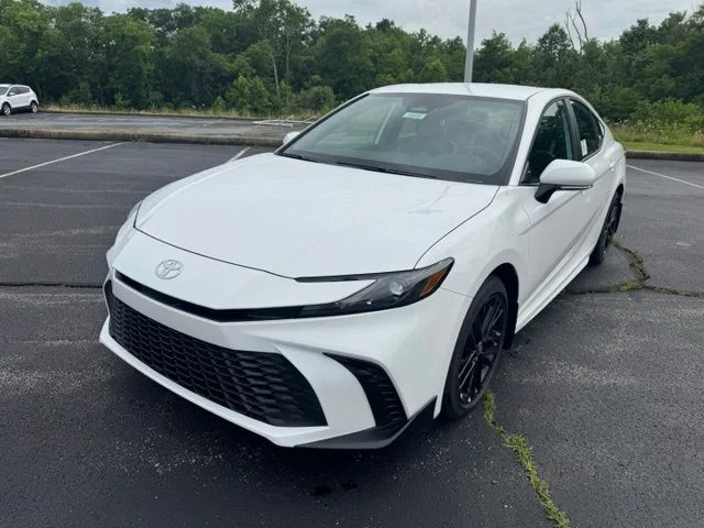 New 2026 Ice Cap Toyota SE image 7