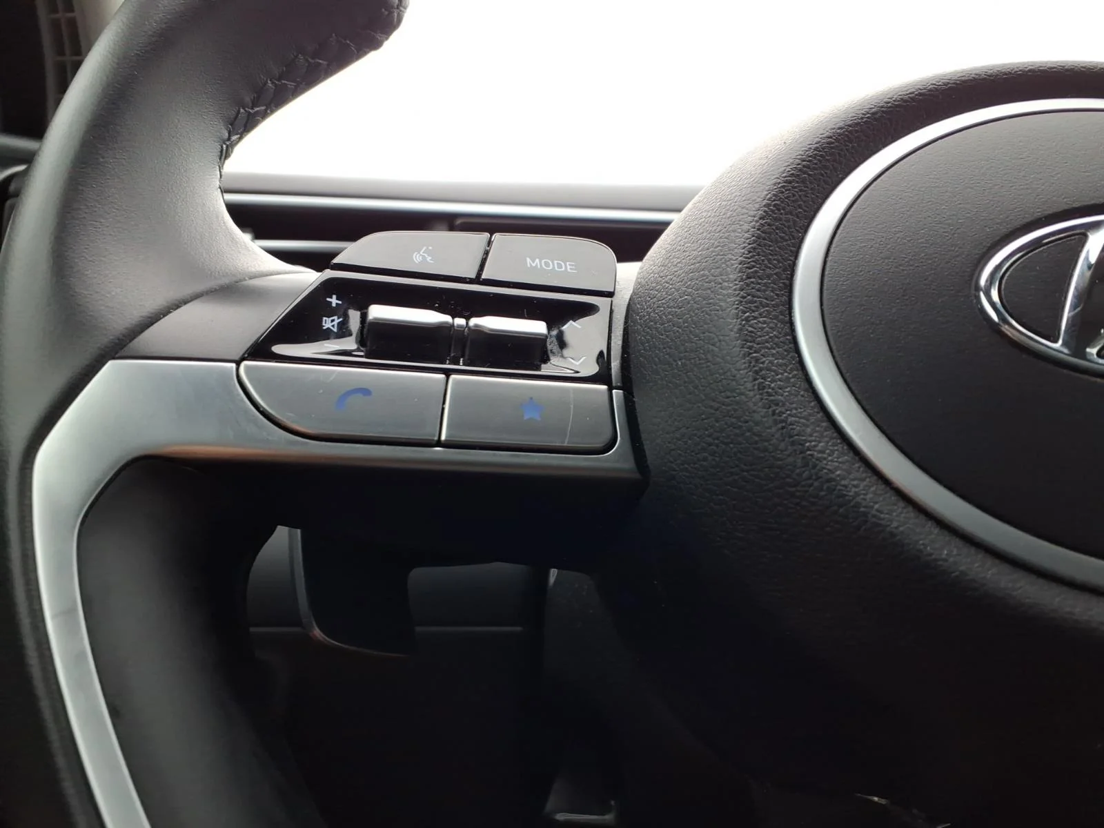 Used 2022 Quartz White Hyundai SEL Convenience image 19