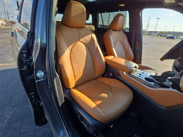Used 2023 Gray Toyota Platinum image 25