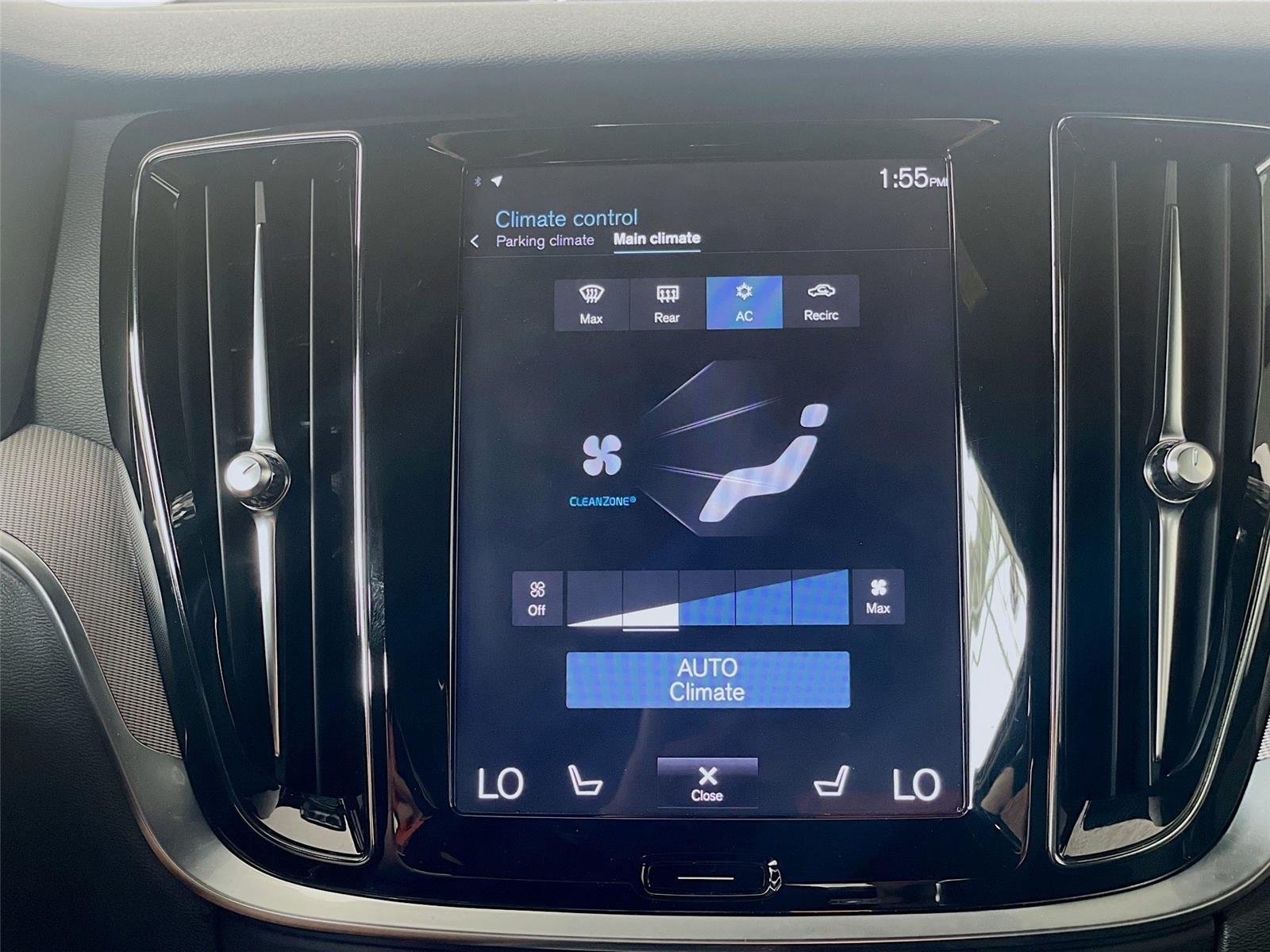 Used 2019 Pebble Grey Metallic Volvo R-Design image 19