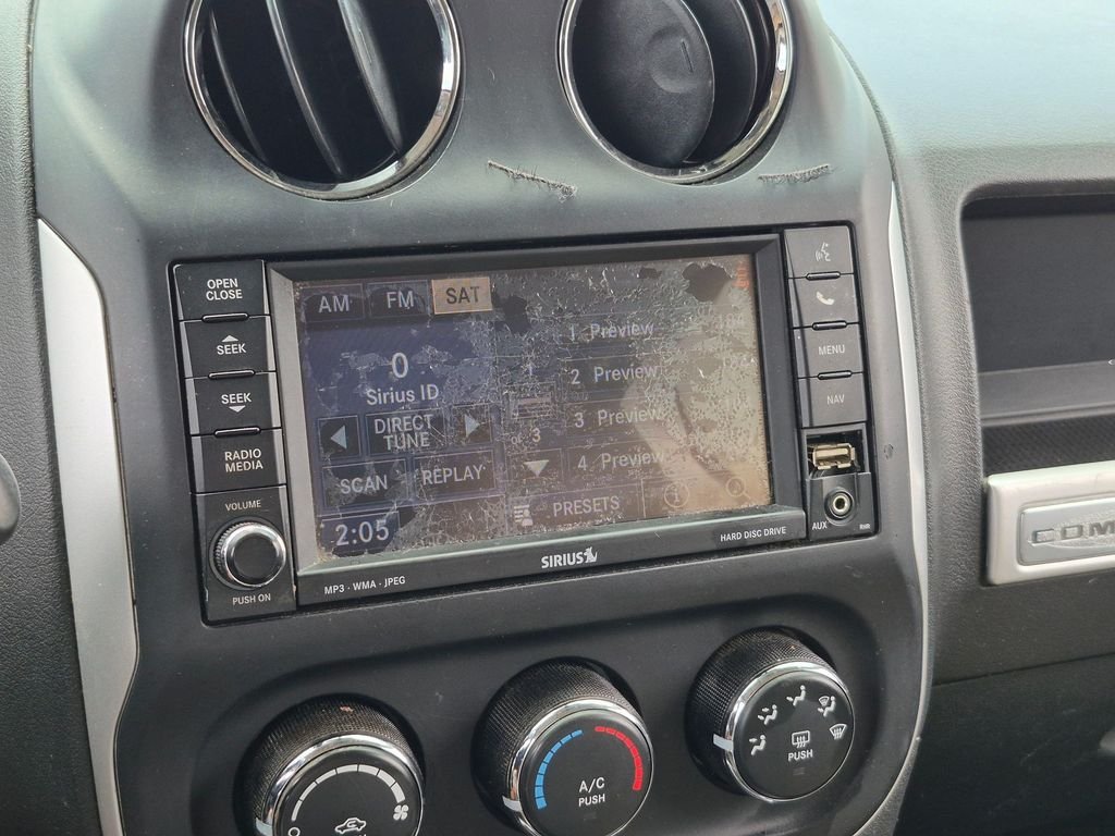 Used 2014 Black Jeep Latitude image 18