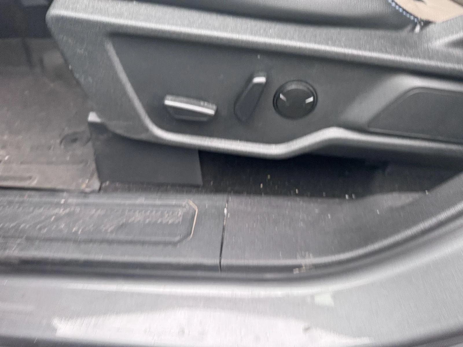 Used 2023 Carbonized Gray Ford Wildtrak Advanced image 12