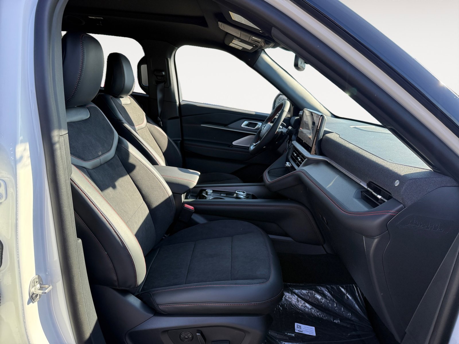 New 2026 Star White Metallic Tri-Coat Ford ST image 19
