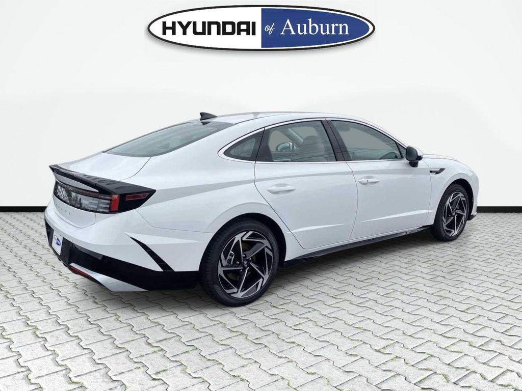 New 2026 White Hyundai SEL Sport image 5