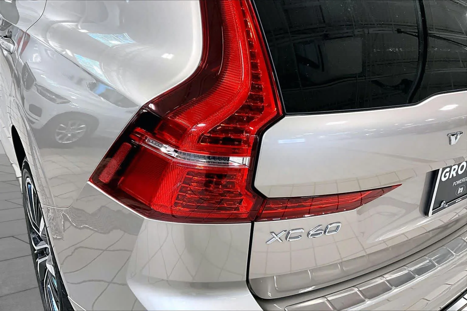 Used 2024 Bright Dusk Metallic Volvo Plus Dark Theme image 27