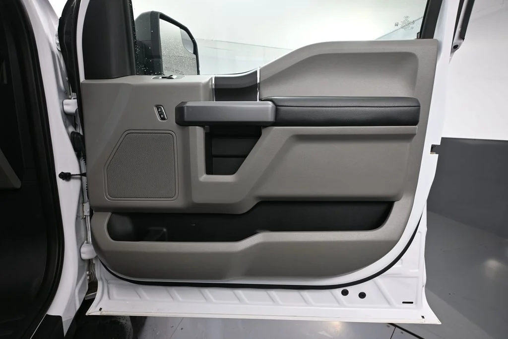 Used 2020 White Ford XLT image 41