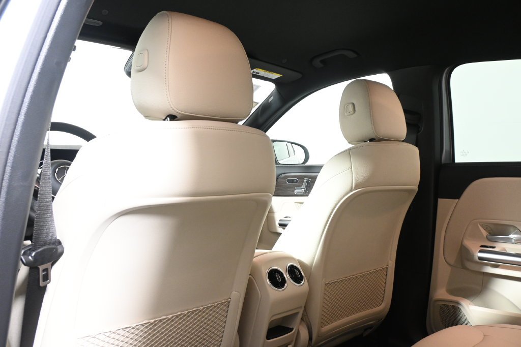 Used 2026 Cirrus Silver Metallic Mercedes-Benz GLA 250 image 28
