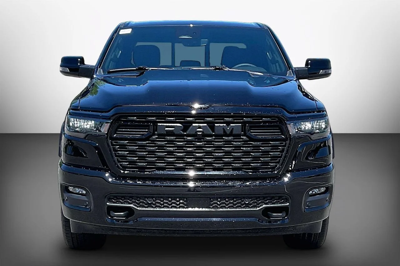 New 2026 Diamond Black Crystal Pearl-Coat Exterior Paint RAM Big Horn/Lone Star image 3