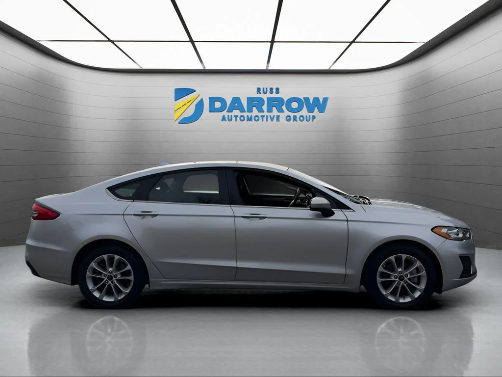 Used 2019 Silver Ford SE image 6