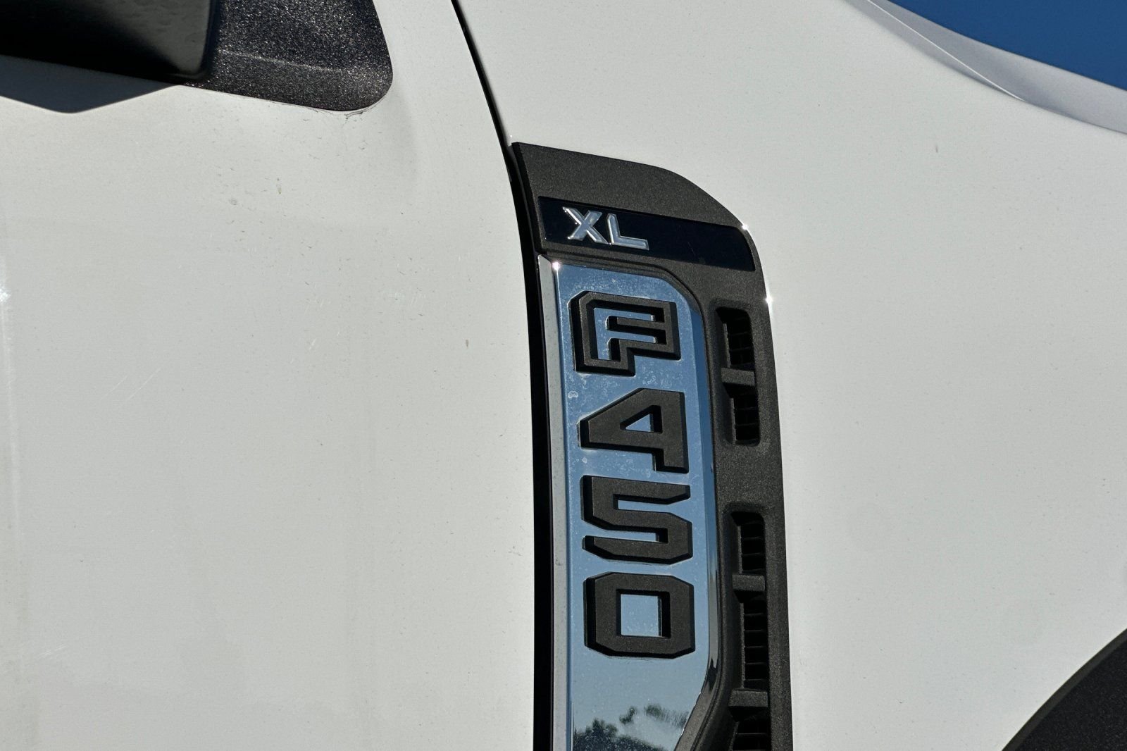 2024 Ford F-450 Super Duty Chassis Cab XL - Photo 23