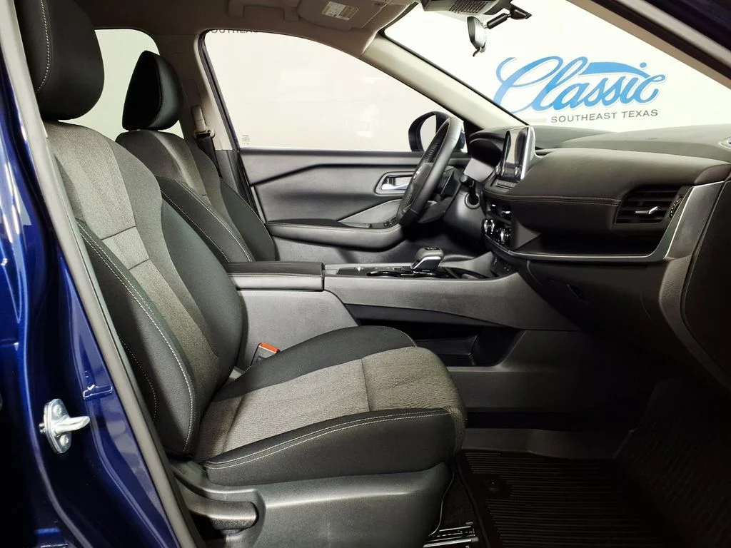 Used 2025 Blue Nissan SV image 12