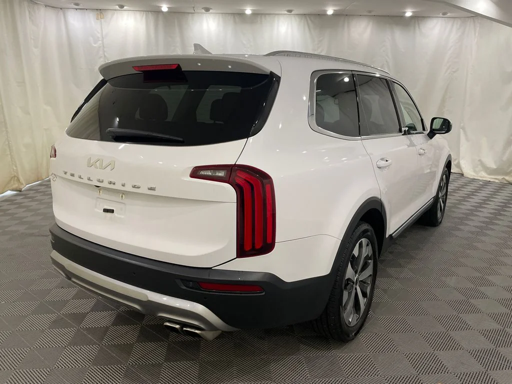 Used 2022 Glacial White Pearl Kia EX image 5