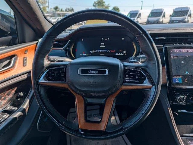 Used 2022 Black Jeep Summit Reserve image 14