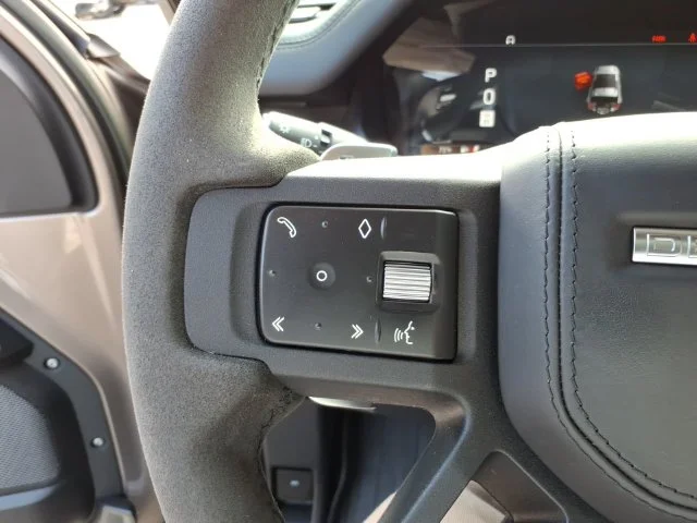 Used 2023 Gray Land Rover V8 image 24