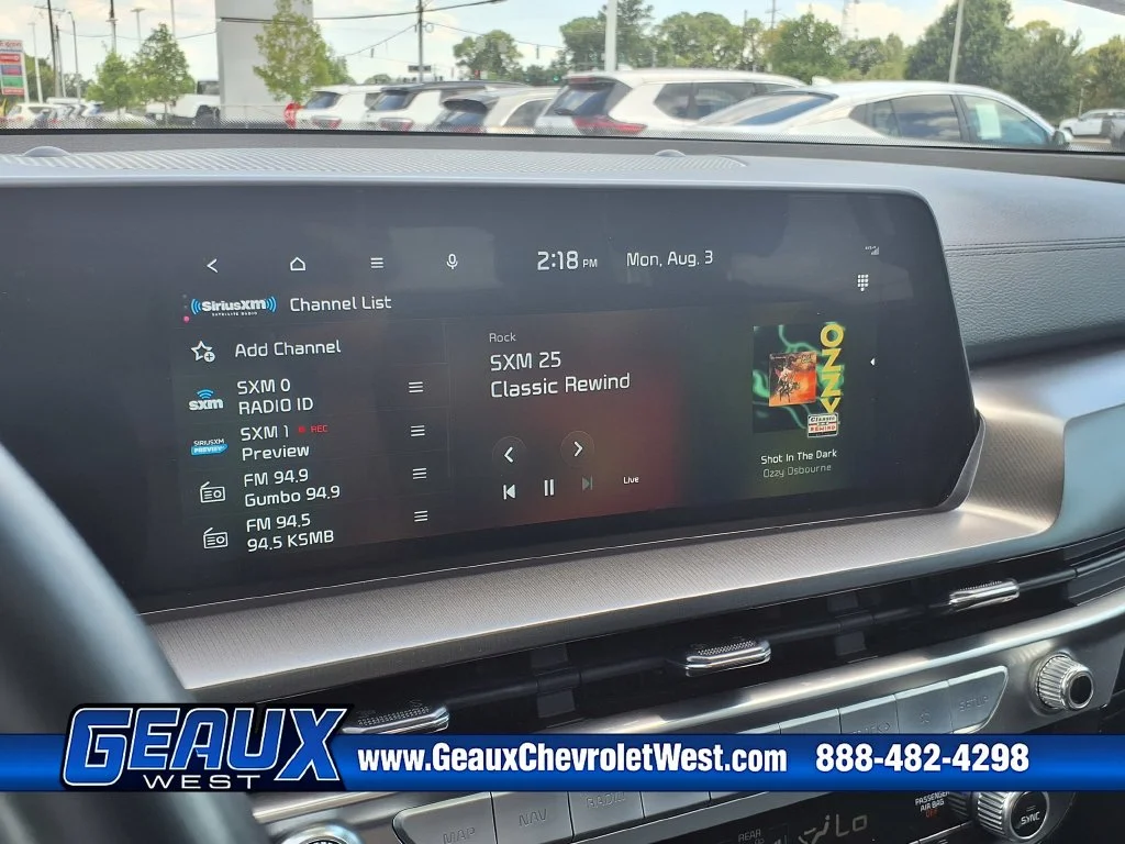 Used 2025 Black Kia S image 31