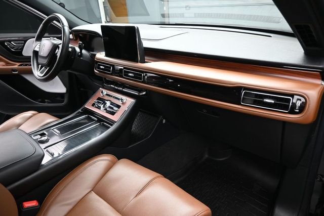 Used 2023 Black Lincoln Reserve image 24