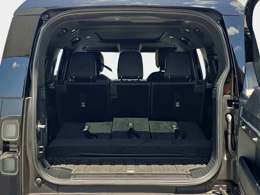 New 2026 Santorini Black Land Rover S image 12