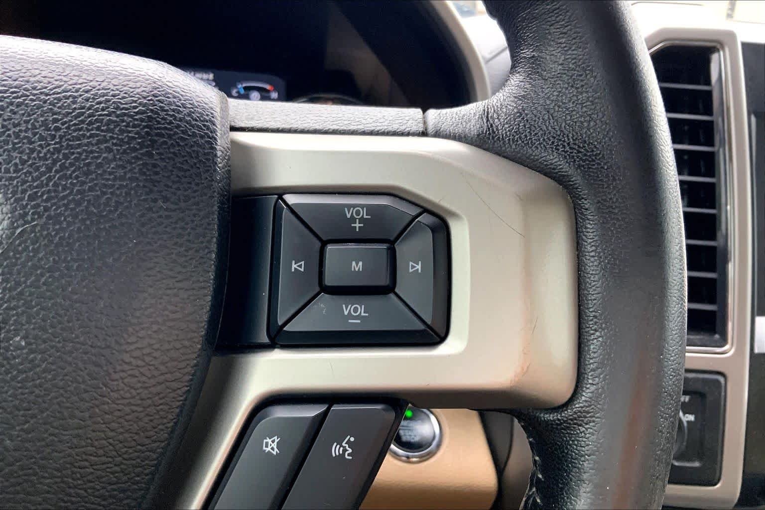 Used 2017 White Platinum Metallic Tri-Coat Ford Lariat image 22